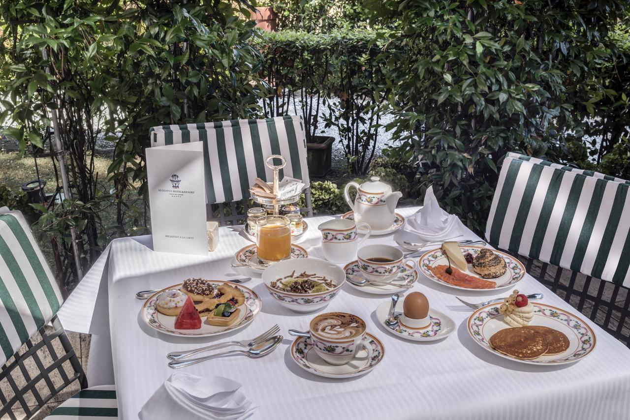 Hotel Augustus Y